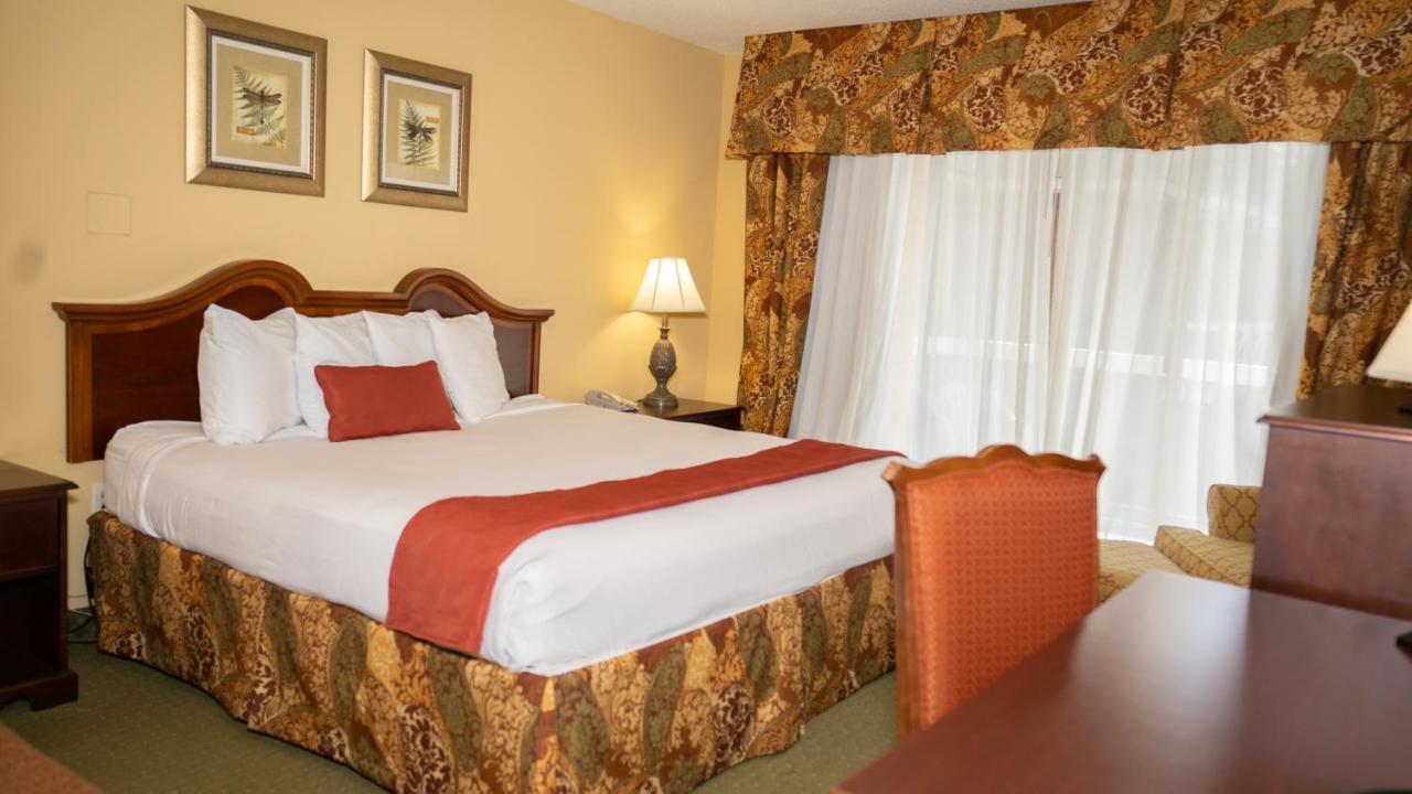 Clarion Hotel & Suites Convention Center Fredericksburg Dış mekan fotoğraf